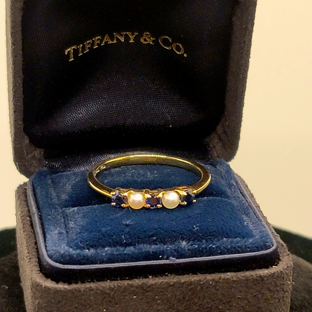 Tiffany & Co. 18K Yellow Gold Pearl & Blue Sapphire Ring 9 1/2